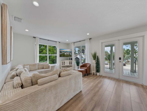 Steps to Beach Anna Maria Island Vacation Home Beach Right Across Street NEW ARRIVAL
