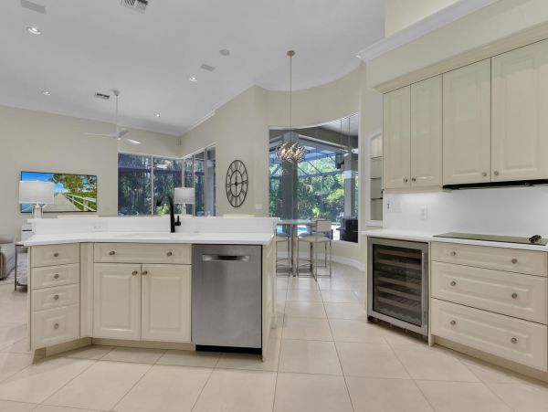 Naples Home 1086683
