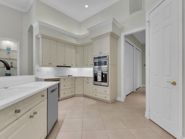 Naples Home 1086683