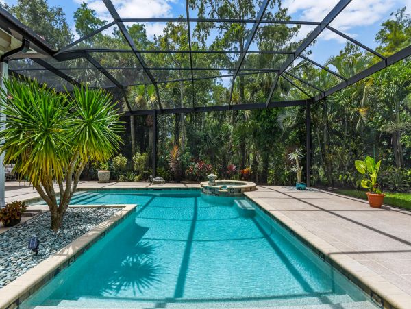 Naples Home 1086683