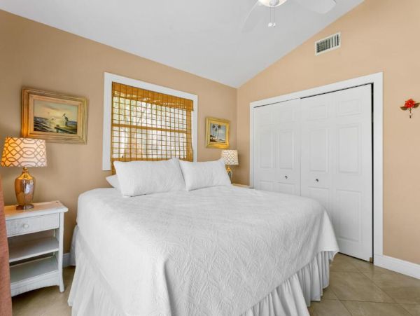 Beachside Getaway Four Bedroom Vacation Rental in Siesta Key
