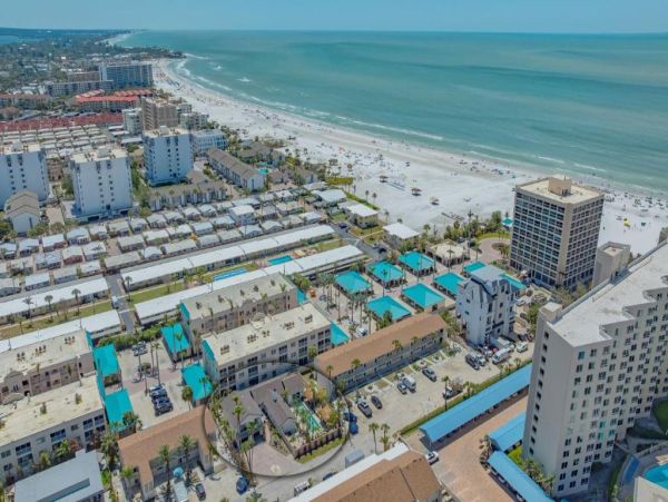 Beachside Getaway Four Bedroom Vacation Rental in Siesta Key