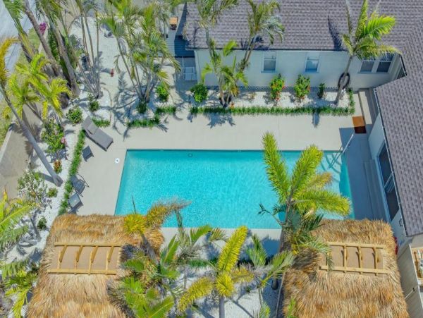Beachside Getaway Four Bedroom Vacation Rental in Siesta Key