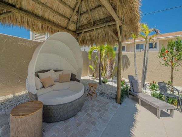 Beachside Getaway Four Bedroom Vacation Rental in Siesta Key
