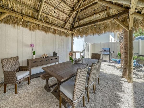 Beachside Getaway Four Bedroom Vacation Rental in Siesta Key