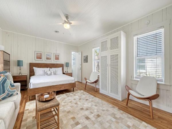 Beachside Getaway Four Bedroom Vacation Rental in Siesta Key