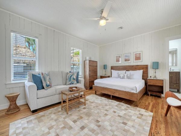 Beachside Getaway Four Bedroom Vacation Rental in Siesta Key