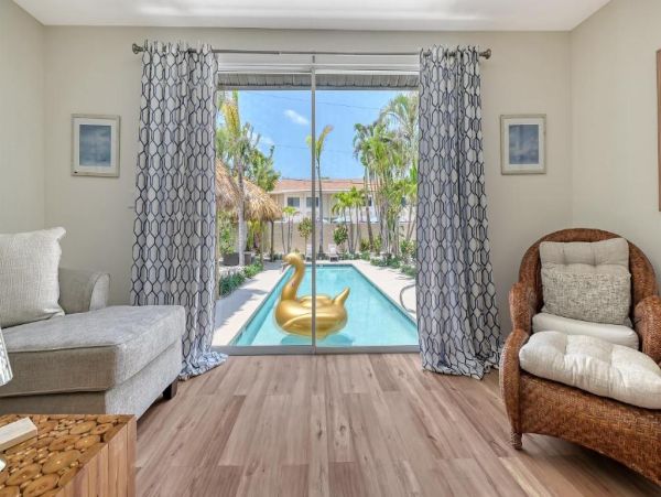 Beachside Getaway Four Bedroom Vacation Rental in Siesta Key