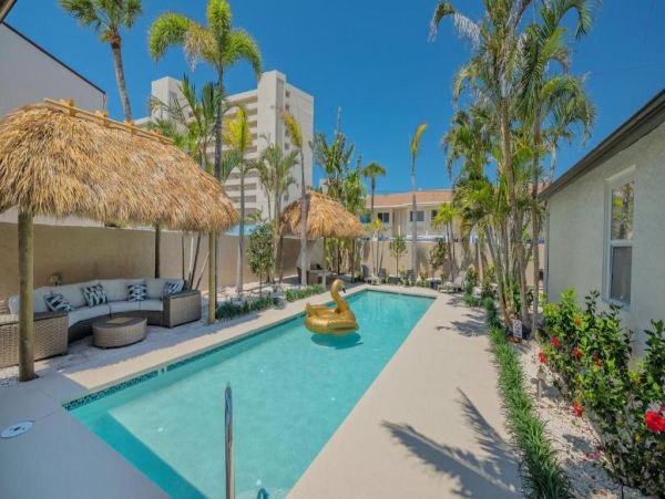 Beachside Getaway Four Bedroom Vacation Rental in Siesta Key