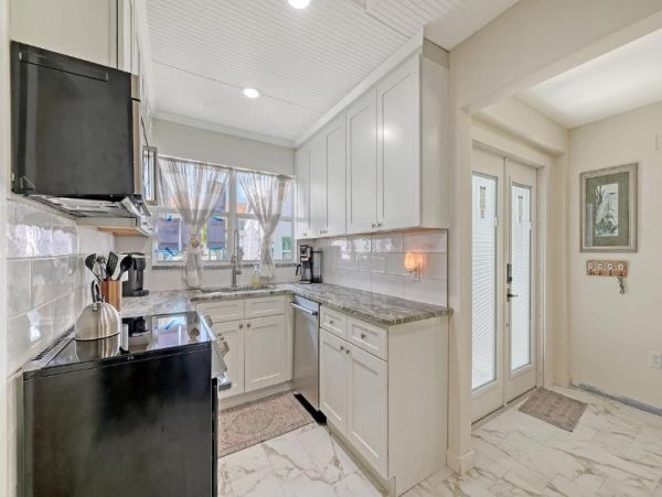 Beachside Getaway Four Bedroom Vacation Rental in Siesta Key