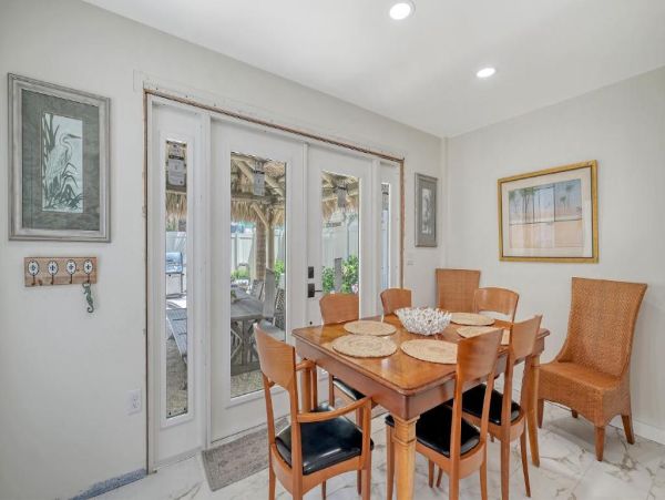 Beachside Getaway Four Bedroom Vacation Rental in Siesta Key