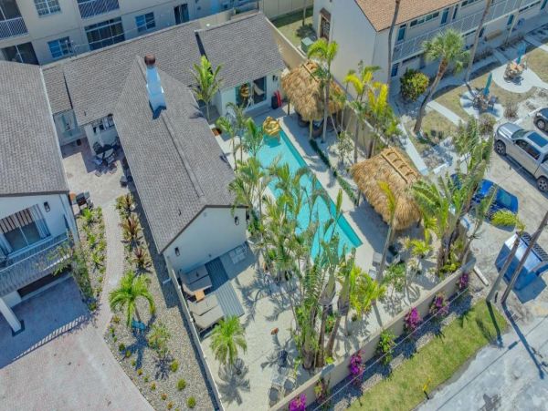 Beachside Getaway Four Bedroom Vacation Rental in Siesta Key