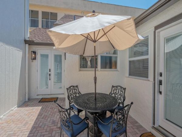 Beachside Getaway Four Bedroom Vacation Rental in Siesta Key