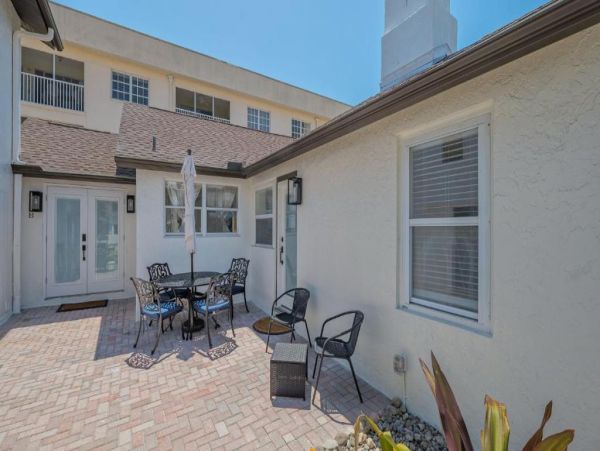 Beachside Getaway Four Bedroom Vacation Rental in Siesta Key