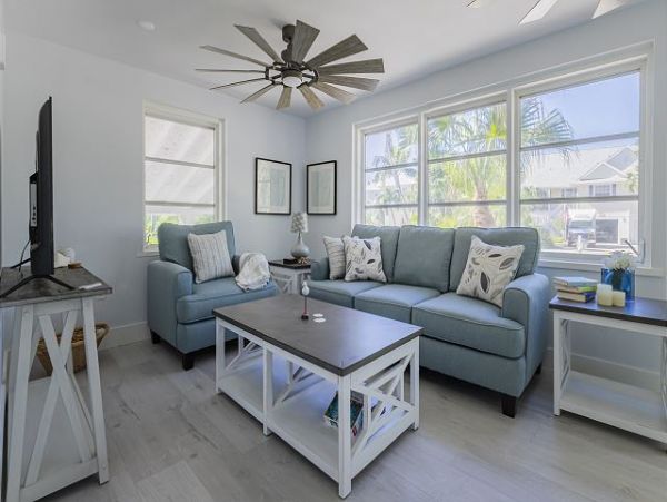 Charming One Bedroom Cottage Plus Sunroom in Sanibel