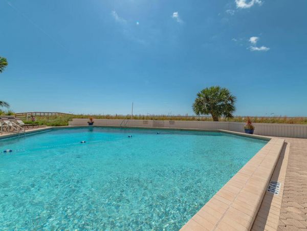 Beachront Two Bedroom Vacation Condo in Marco ISland