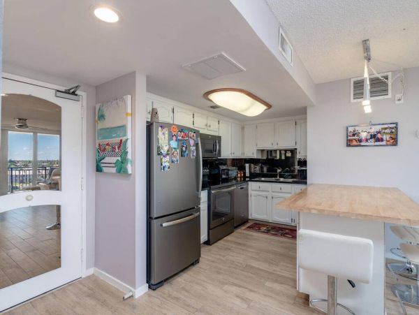 Beachront Two Bedroom Vacation Condo in Marco ISland