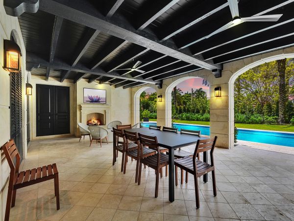 Spectacular Home in Old Naples with 5 Bedroom and Pool