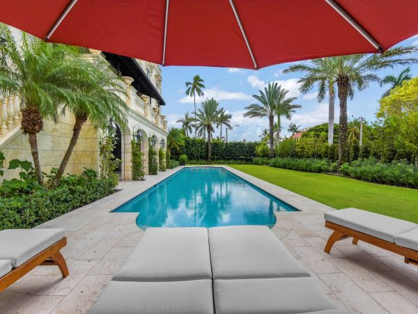 Spectacular Home in Old Naples with 5 Bedroom and Pool