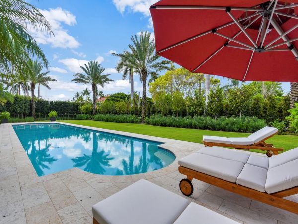 Spectacular Home in Old Naples with 5 Bedroom and Pool