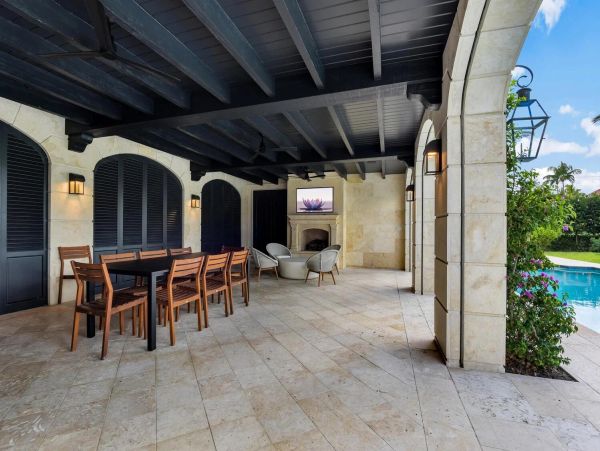 Spectacular Home in Old Naples with 5 Bedroom and Pool