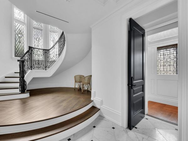 Spectacular Home in Old Naples with 5 Bedroom and Pool