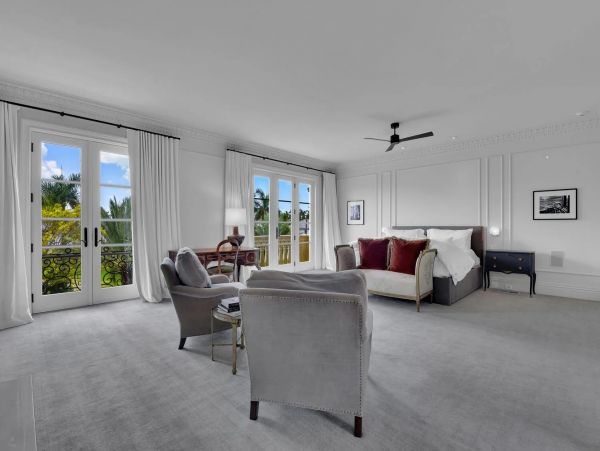 Spectacular Home in Old Naples with 5 Bedroom and Pool