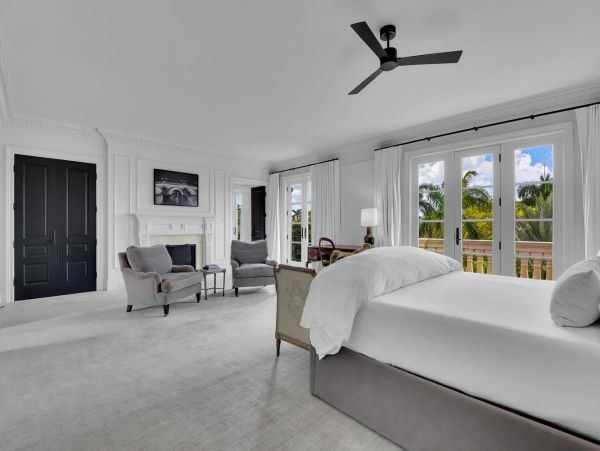 Spectacular Home in Old Naples with 5 Bedroom and Pool