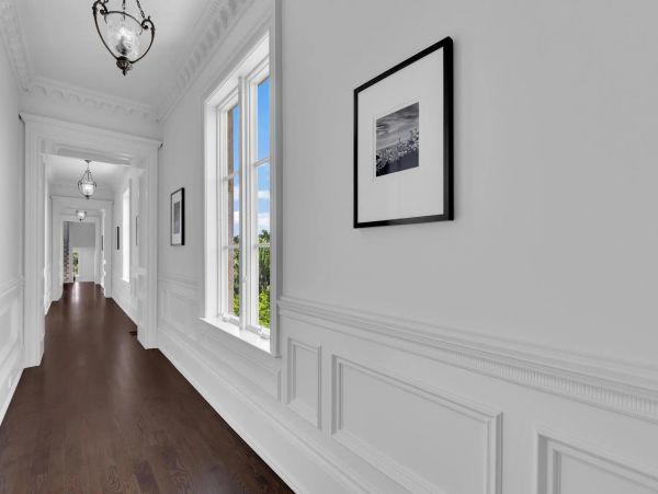 Spectacular Home in Old Naples with 5 Bedroom and Pool