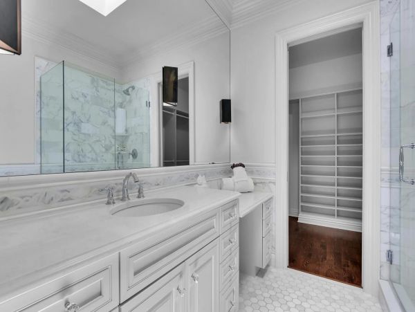 Spectacular Home in Old Naples with 5 Bedroom and Pool