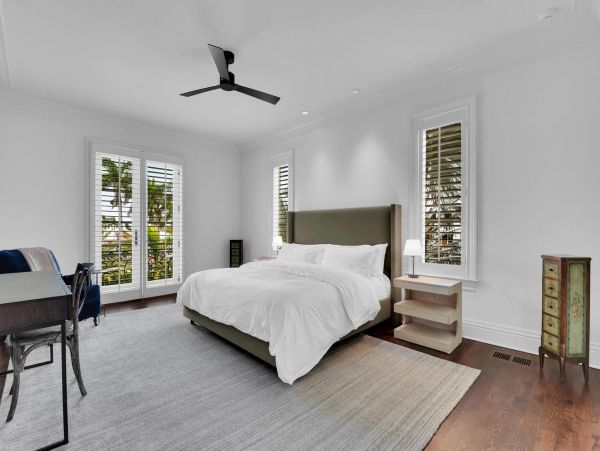 Spectacular Home in Old Naples with 5 Bedroom and Pool