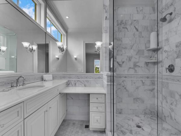Spectacular Home in Old Naples with 5 Bedroom and Pool