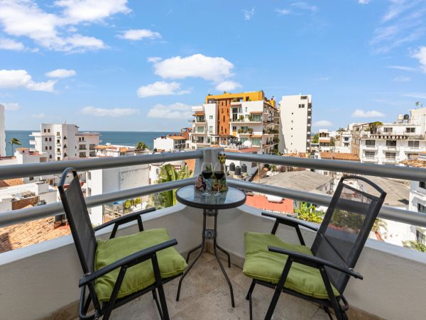 Puerto Vallarta Condo for 3 sleep guest close to Los Muertos Beach