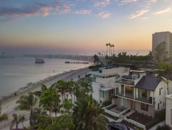 Steps to Beach Mission Beach Vacation Home Three Bedroom