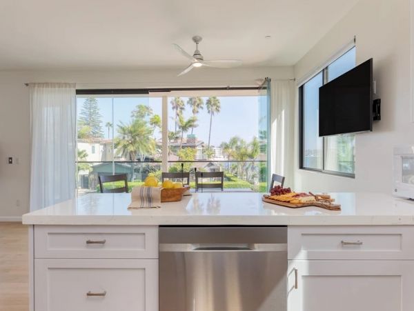Steps to Beach Mission Beach Vacation Home Three Bedroom