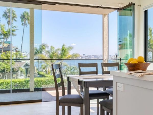 Steps to Beach Mission Beach Vacation Home Three Bedroom