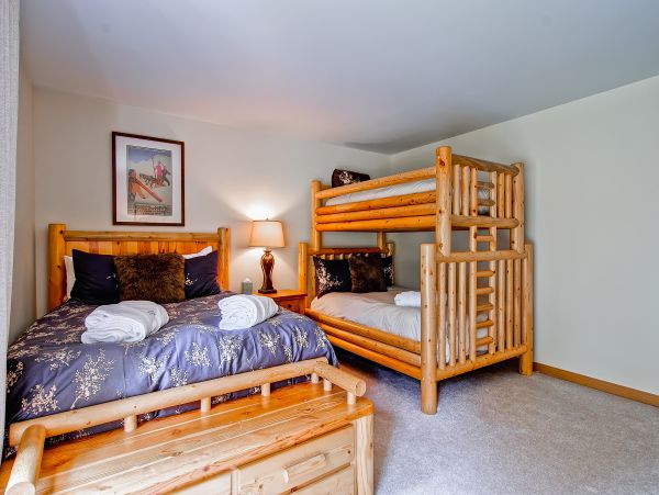 Vail Vacation Home with 4 Bedrooms