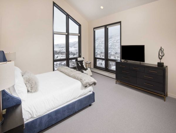 Stunning Views Vail Vacation Condo Four Bedroom