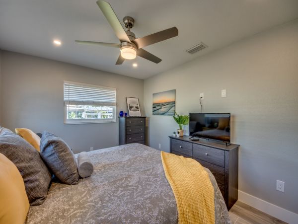 Fort Myers Vacation Home Three Bedroom Walk to Beach