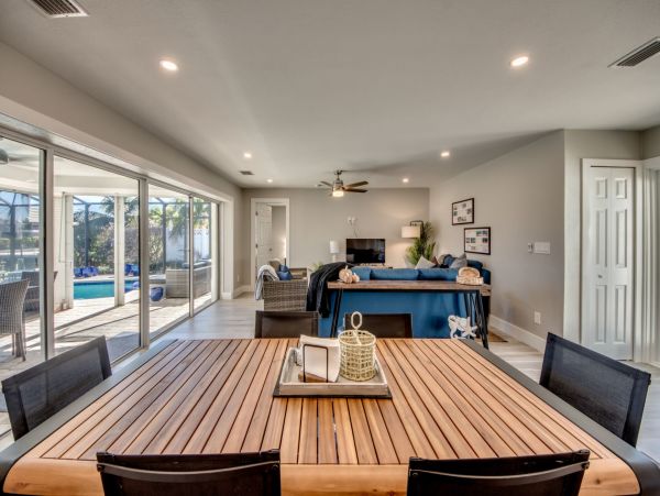 Fort Myers Vacation Home Three Bedroom Walk to Beach