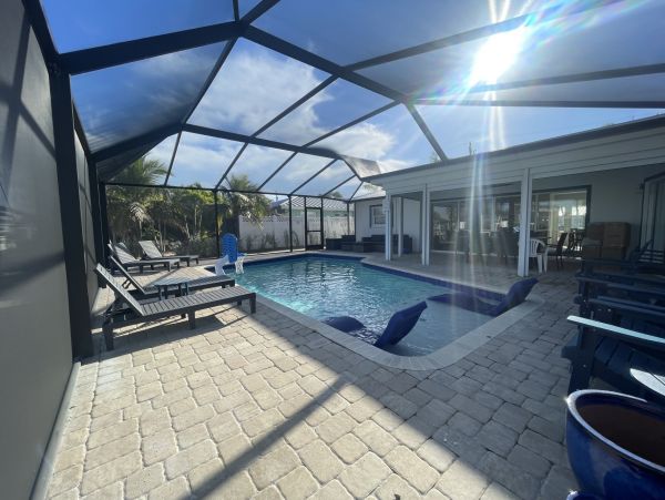 Fort Myers Vacation Home Three Bedroom Walk to Beach