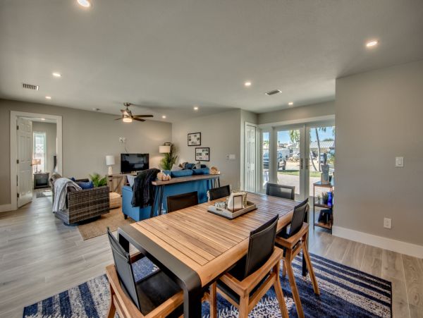 Fort Myers Vacation Home Three Bedroom Walk to Beach