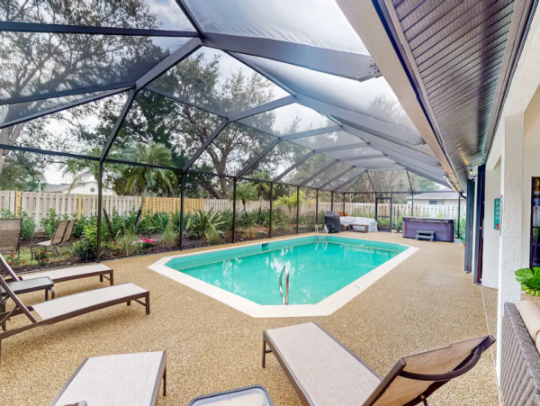 Vacation Home with Pool, Hot tub & 3 Bedrooms in Naples