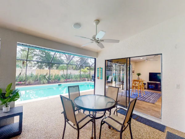 Vacation Home with Pool, Hot tub & 3 Bedrooms in Naples