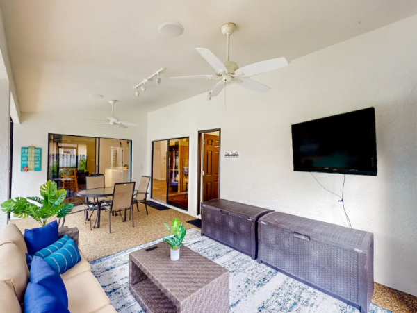 Vacation Home with Pool, Hot tub & 3 Bedrooms in Naples