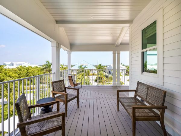 Key West Sunny Home with 6 Bedrooms and Pool