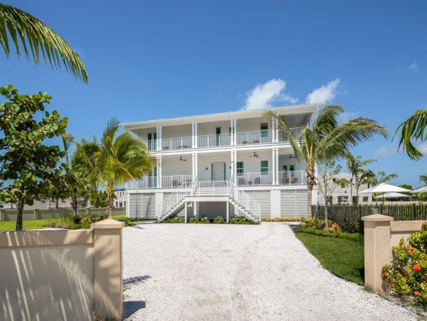 Key West Sunny Home with 6 Bedrooms and Pool