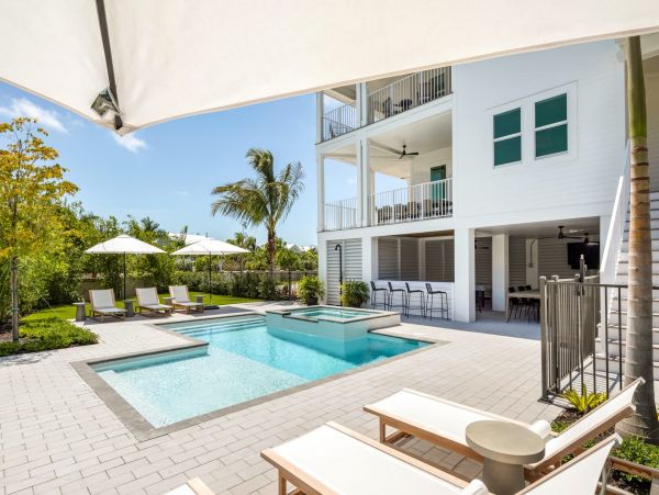 Key West Sunny Home with 6 Bedrooms and Pool