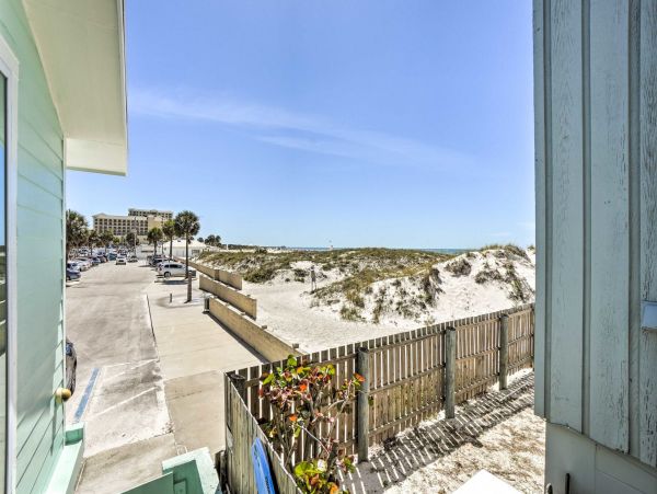 Clearwater Vacation Condo One Bedroom Steps to Beach