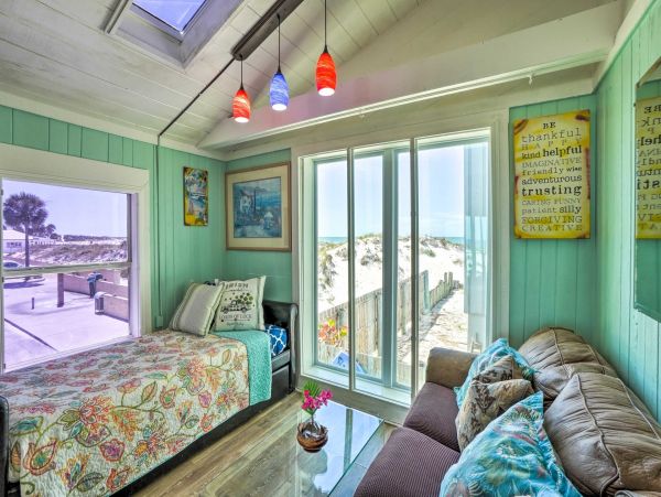 Clearwater Vacation Condo One Bedroom Steps to Beach